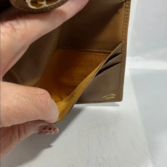 Gucci Tan Monogram Canvas Wallet - Picture 4 of 12